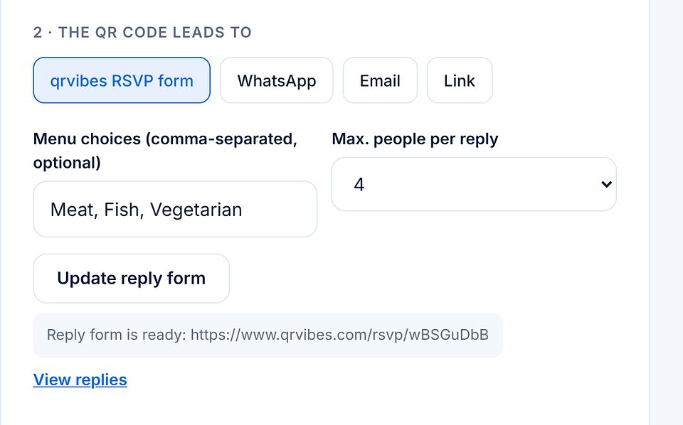 qrvibes RSVP 양식을 선택한 QR 코드 연결 대상 영역: 메뉴 선택지, 최대 인원, 양식 업데이트 버튼, 회신 보기 링크.